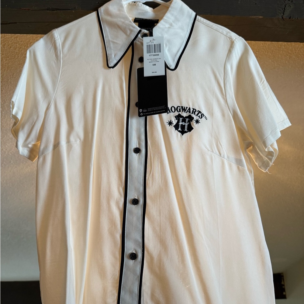 Women’s Hogwarts White Button Up Shirt